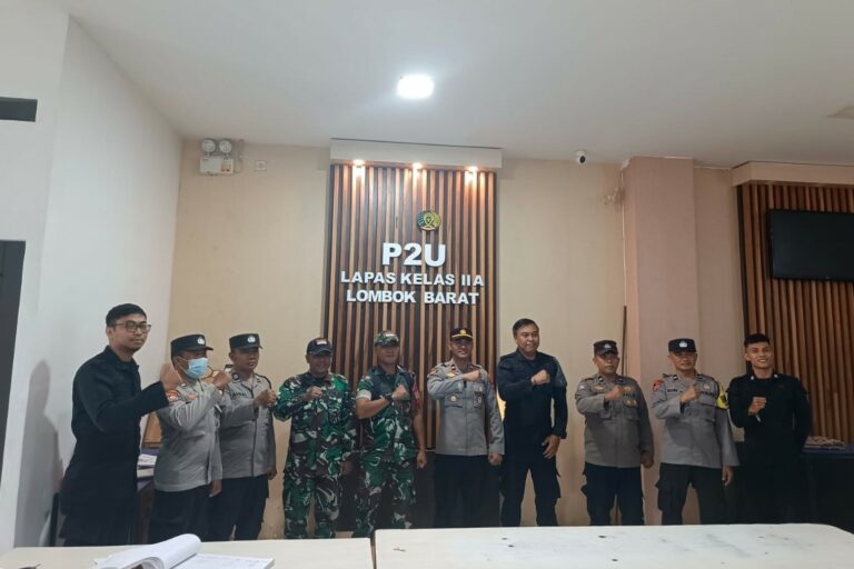 Polsek dan TNI Gelar Patroli Gabungan Jaga Kamtibmas di Kecamatan Kuripan