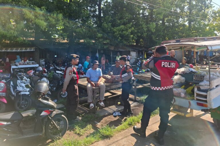 Inovasi KEMOS 110 Disosialisasikan Sat Samapta Polres Lobar di Desa Gerung Selatan