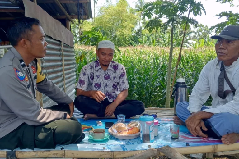 Bhabinkamtibmas Bangun Ketahanan Pangan Lewat Door to Door System