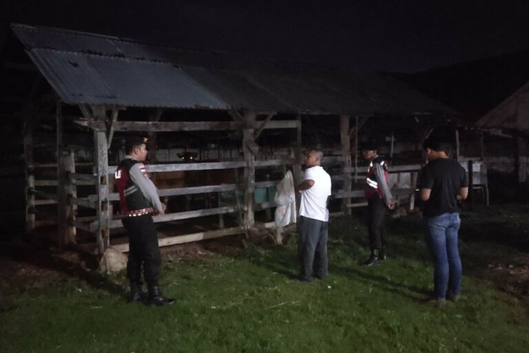 Apresiasi Warga Mengalir, Polisi Hadir di Tengah Sunyi Dini Hari Amankan Hewan Ternak