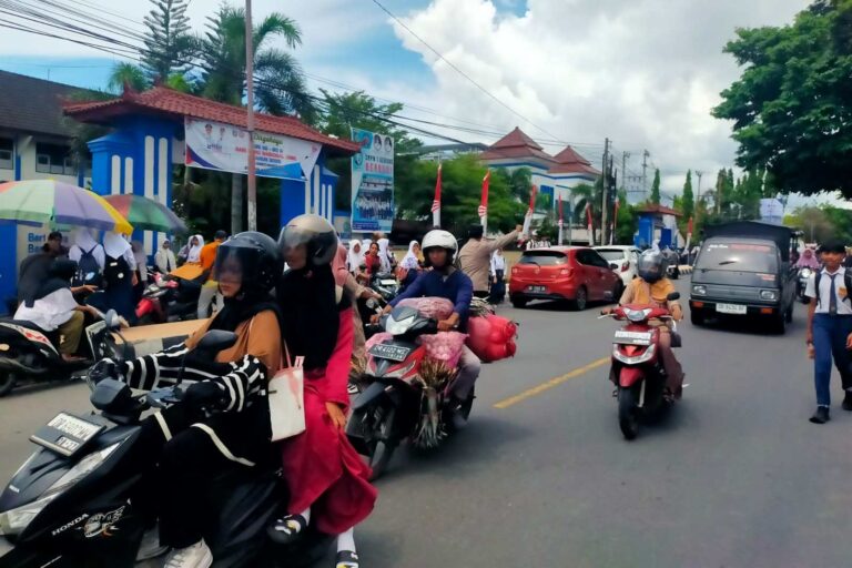 Komitmen Polri: Polsek Gerung Hadir di Titik Padat Lalu Lintas