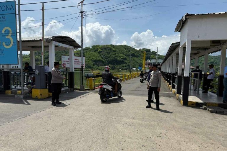Aparat Sisir Kapal Ferry, Pastikan Penyeberangan Lembar Aman dari Gangguan